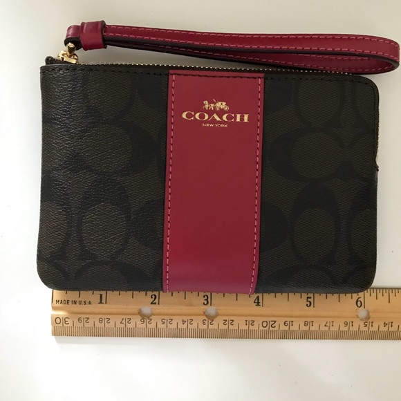 NWT Coach wristlet - Picture 7 of 8